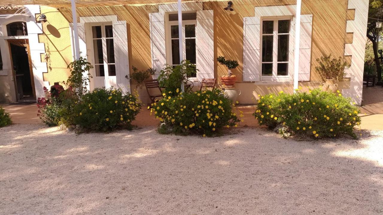 Le Fer En Ceze Bed & Breakfast Sabran Ngoại thất bức ảnh