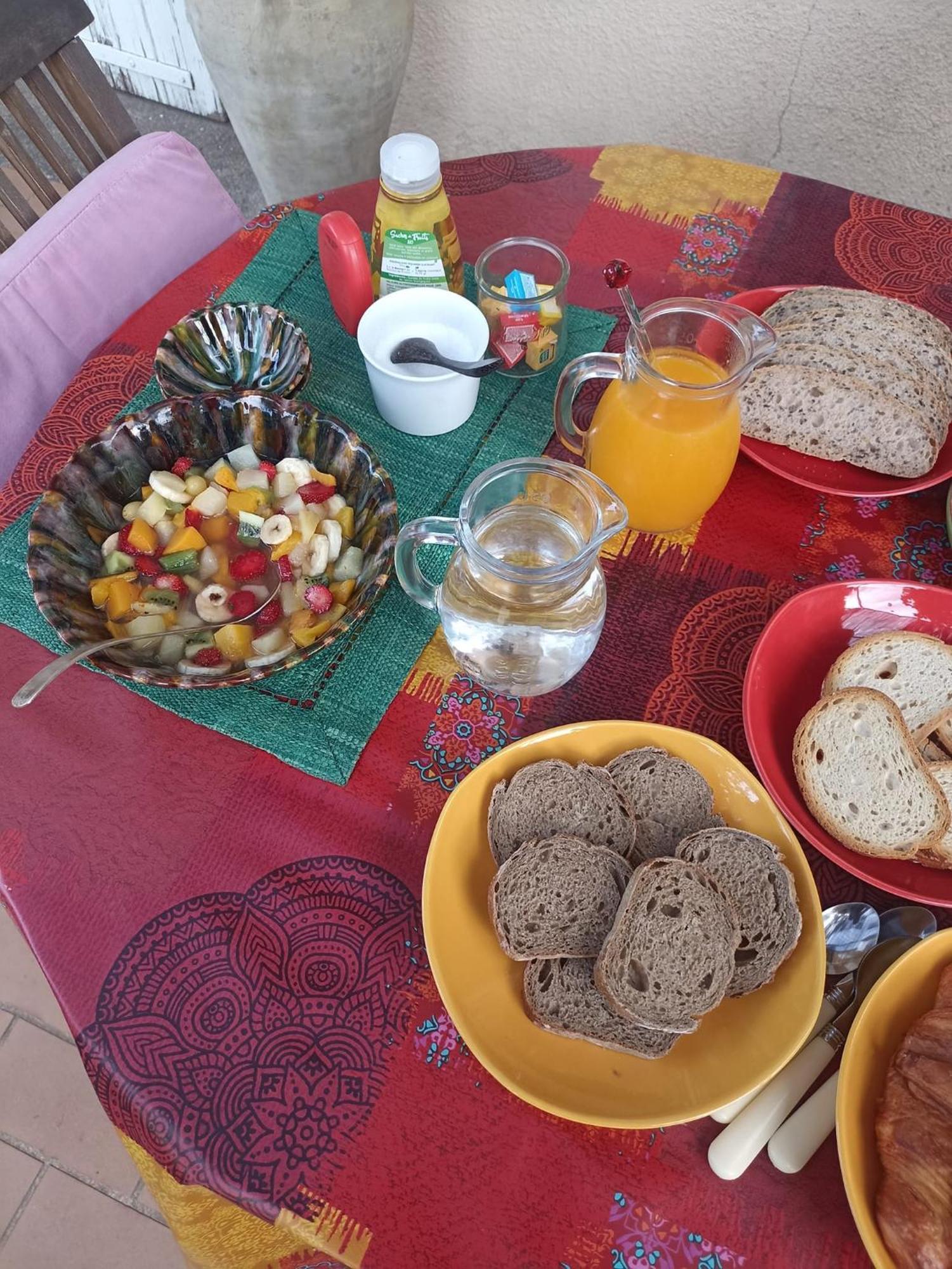 Le Fer En Ceze Bed & Breakfast Sabran Ngoại thất bức ảnh